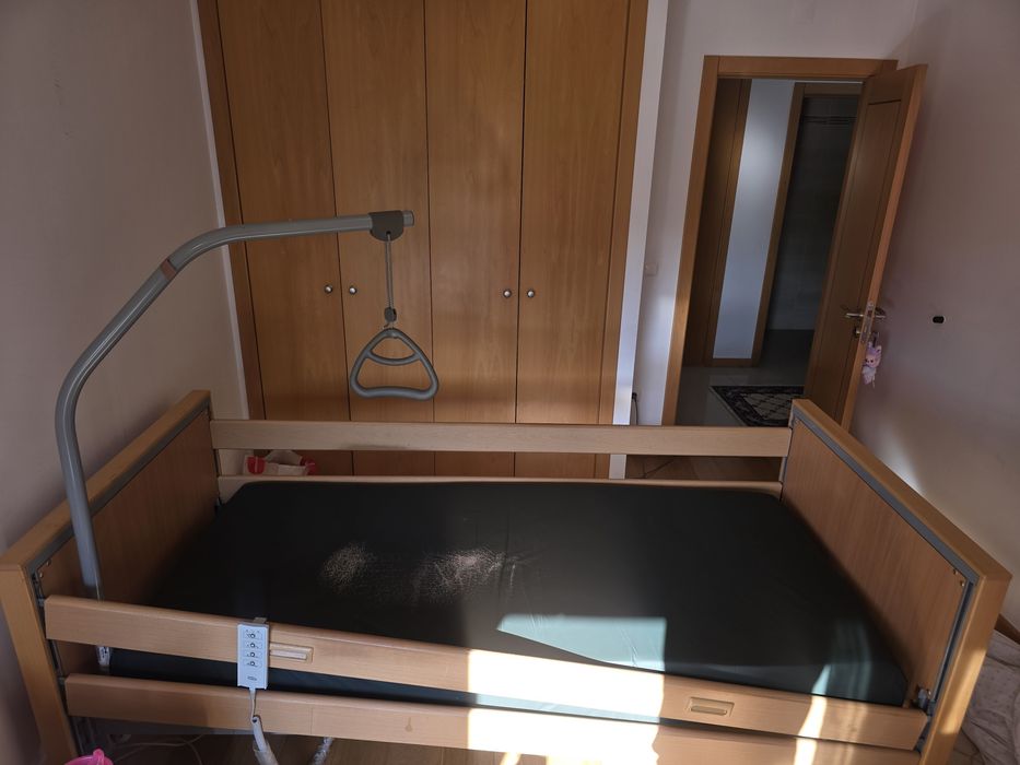 Cama articolada para idosos