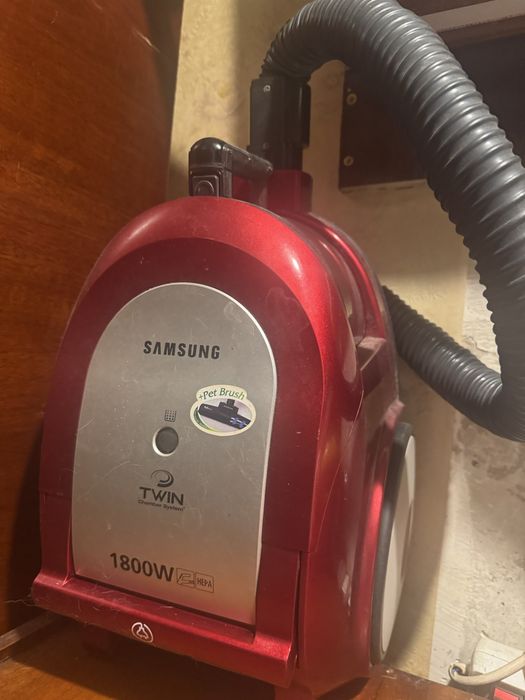 Пилосос Samsung 1800w