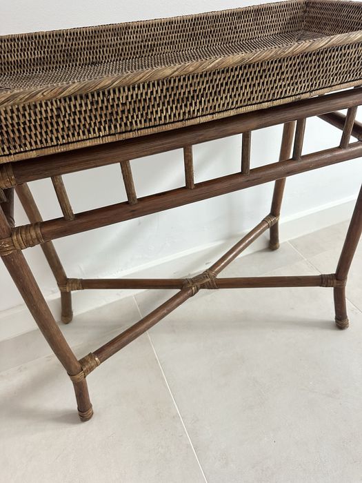 Aparador em rattan natural
