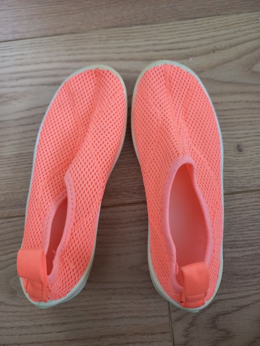 Buty na plażę kamienistą