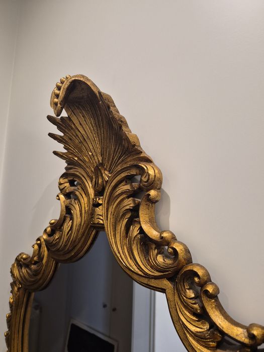 Espelho dourado antigo