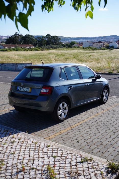 Skoda Fabia Ambition - GPL e gasolina com poucos quilometros