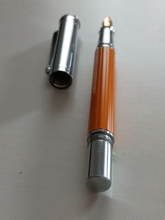 Caneta tinta permanente da Hachette Tompla