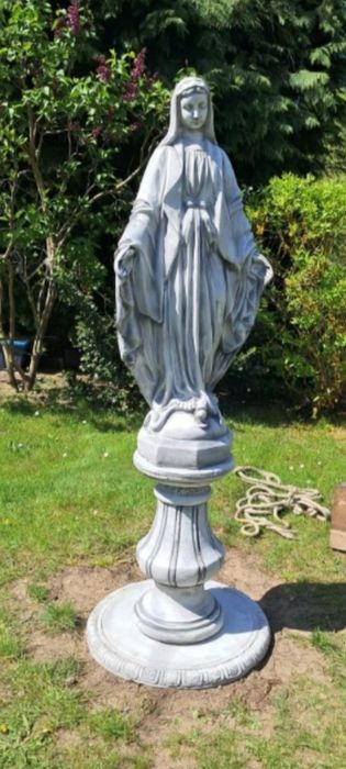 Figura z postumentem Matki Bożej Maryi Maryja okazja producent kolory
