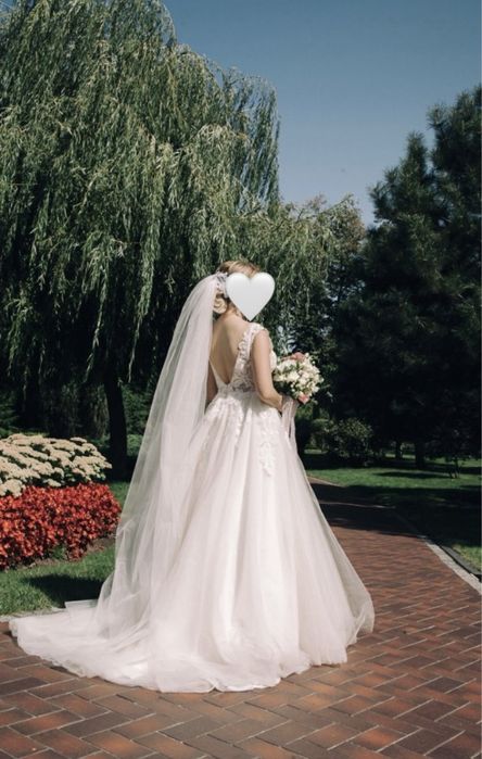 Весільна сукня