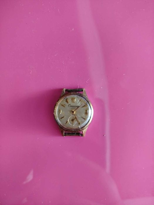 Conjunto de relógios antigos