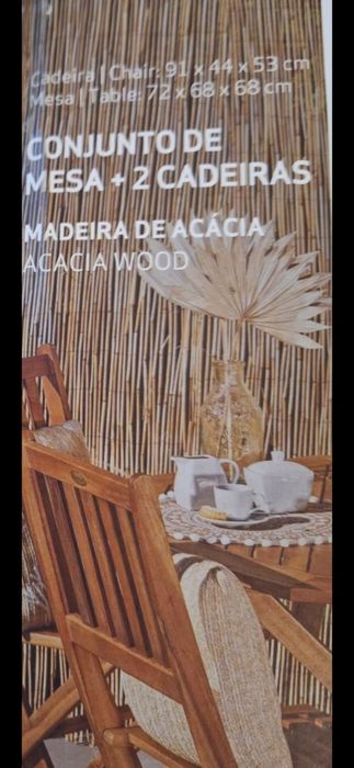 Conjunto Mesa de Refeição e 2 cadeiras