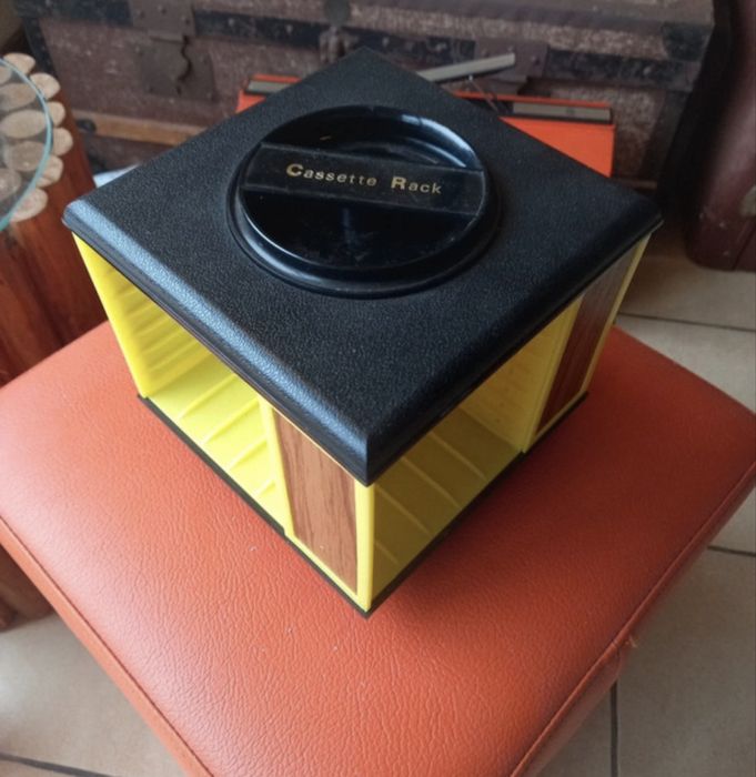 Suporte para cassetes antigo