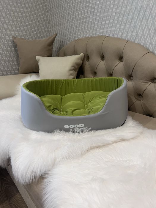 Лежанка для собак та котів.