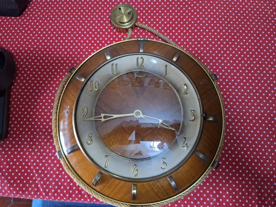 Relógio de parede antigo