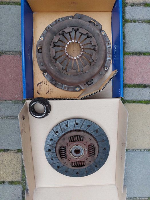 продам комплект сцепления шевроле авео 3  т-250 с мотором  1.5