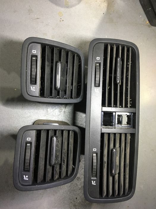 воздуховод подлокотника, в торпедо шкода Октавия, Суперб, Гольф…