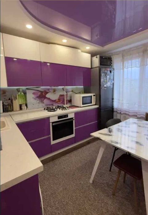 3 кім 70 м2 в багатоповерхівці район КАРАВАНА (718156)