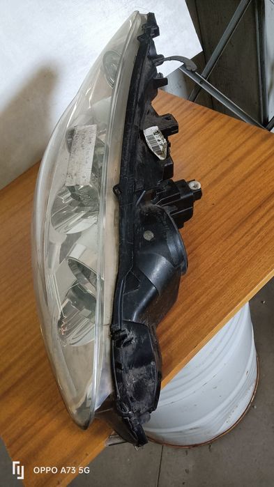 Farol Peugeot 308 ótica direita 2008