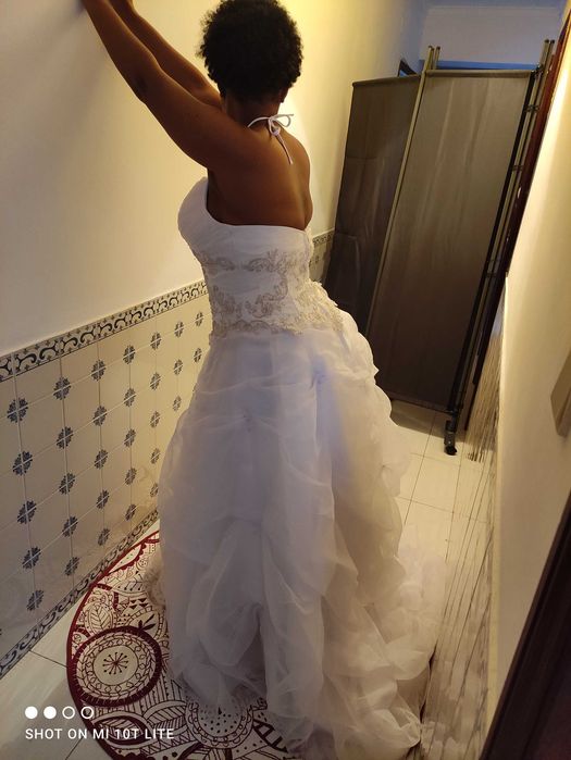 Vendo vestidos de noiva - novos