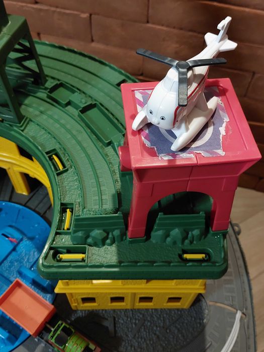 Super stacja! Tomek i Przyjaciele kolejka tory ogromny zestaw!