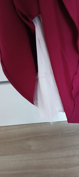 Czerwona sukienka z koronka