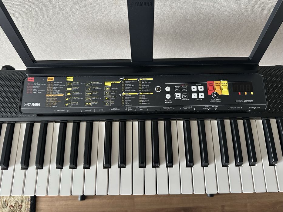 Piano Yamaha PSR- F52