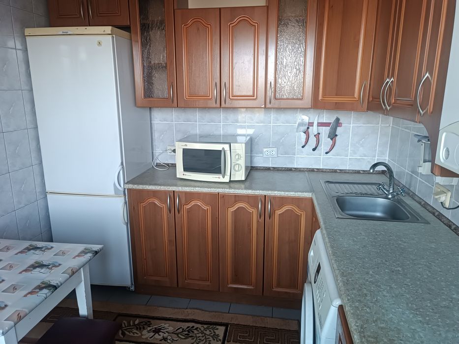 Продам 2-кімнатну квартиру 43 м² з індивідуальним газовим опаленням — ремонт 2022 року