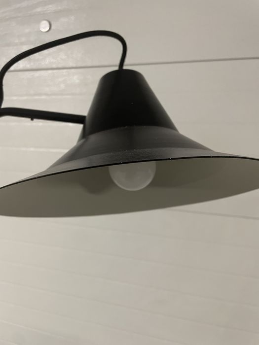 Candeeiro de pé AREA - design moderno em metal,madeira e base em pedra