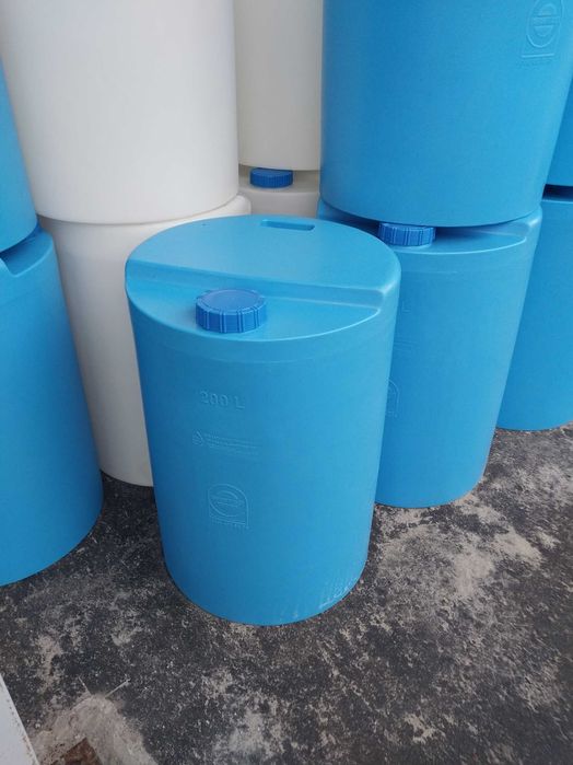 Продам пластикові бочки для води від 100 л до 15 000 л