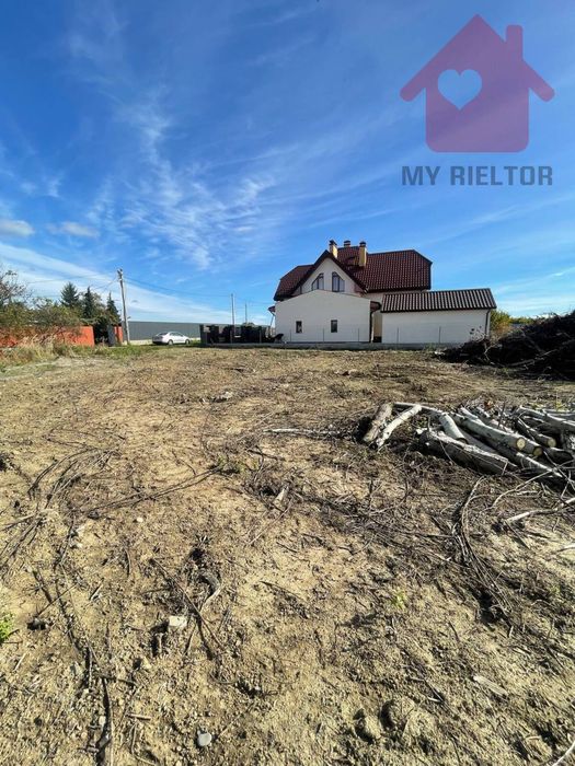 Продаж ділянки в Сторожниці