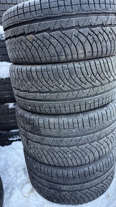 235/35/19-295/30/19 Michelin Pilot Alpin 4