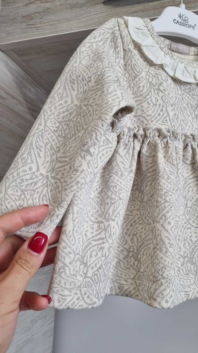 Святкова кремова сукня на дівчинку