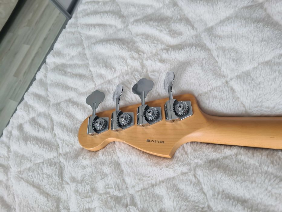 Fender precision bass