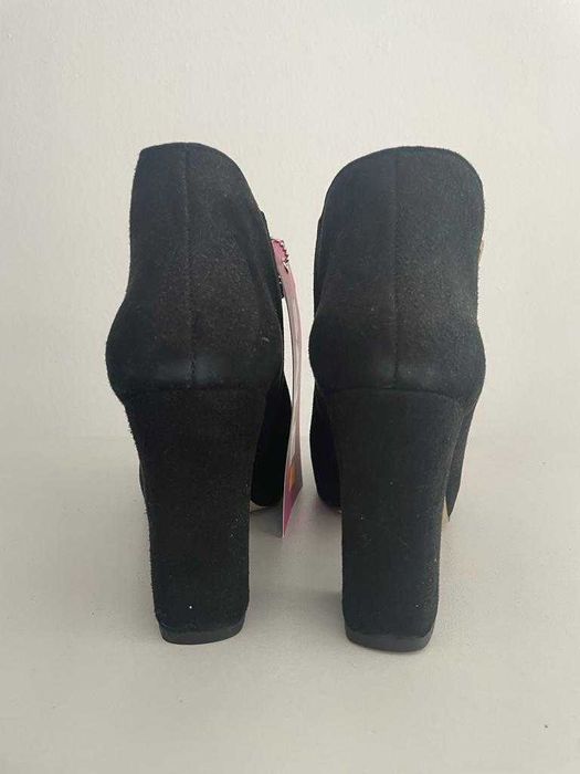 Botki damskie czarne bez palców.