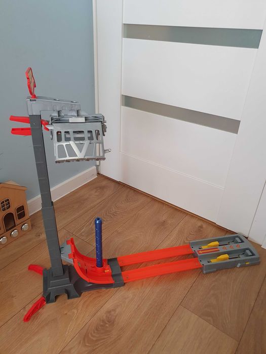 Hot Wheels Vertical Velocity (X9283) - wyścigowa wieża