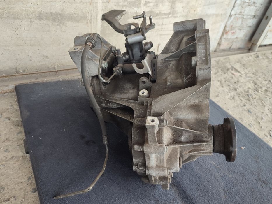 Коробка передач 1.6 FSI GYT 5 ступка Golf 5 Skoda Octavia A5 Tauran