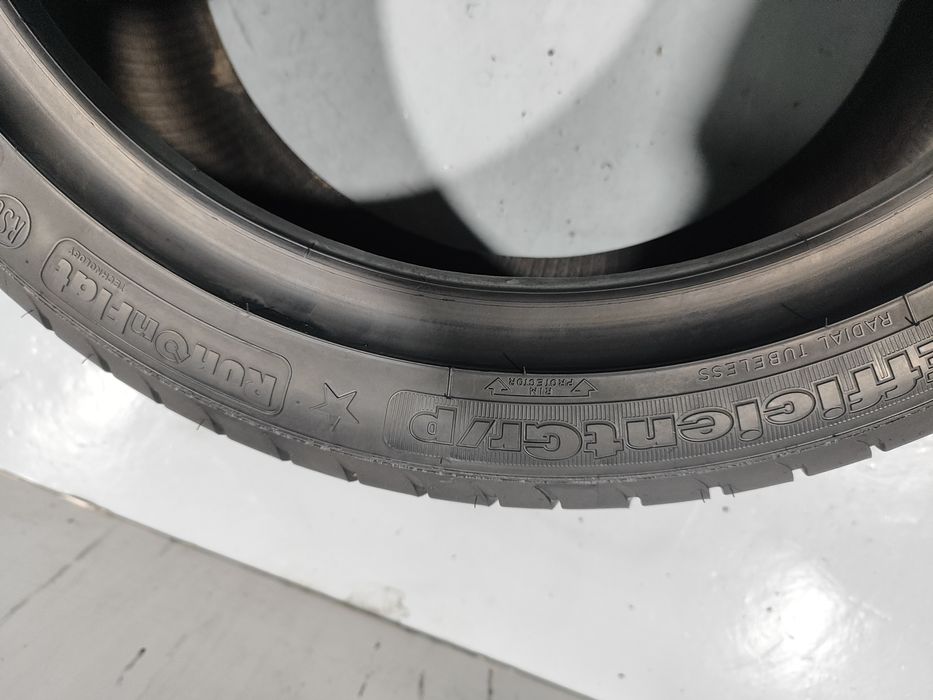 2 pneus semi novos 255-40R18 RFT Good year - Oferta dos Portes