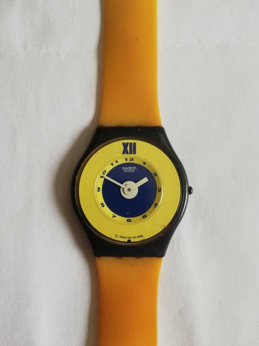 Relógio Swatch Skin Amarillo SFN101