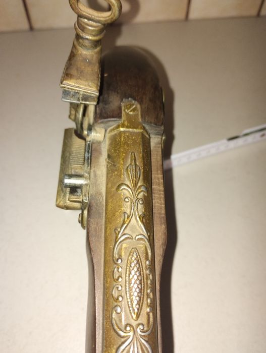 Pistolet skałkowy replika
