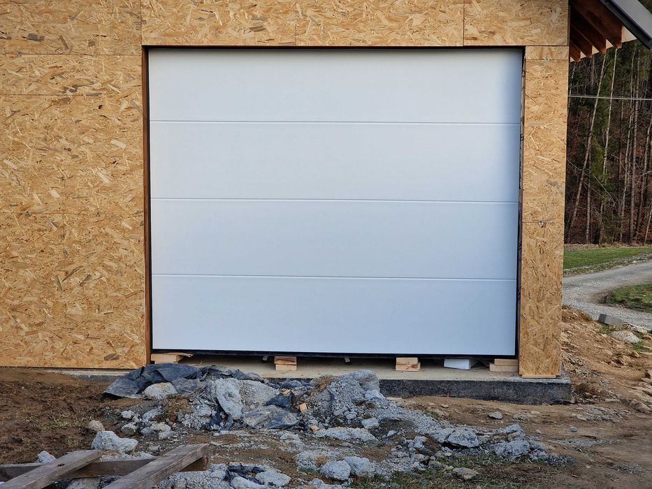 Brama garażowa Biała 3000x2500