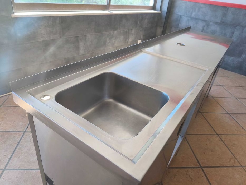 Bancada de inox com lava-loiça