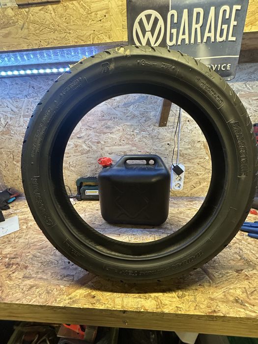Pneu novo . 110/80/18
