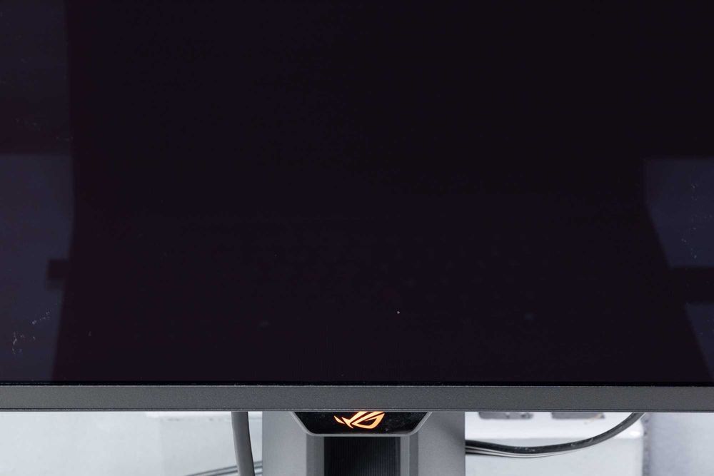 Монітор ASUS ROG Swift OLED PG32UCDMR з нюансом у антибліковому покритті