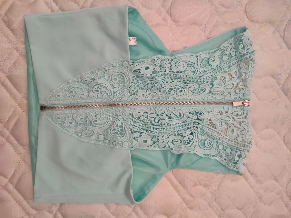 camisola de alças azul bebê com renda
