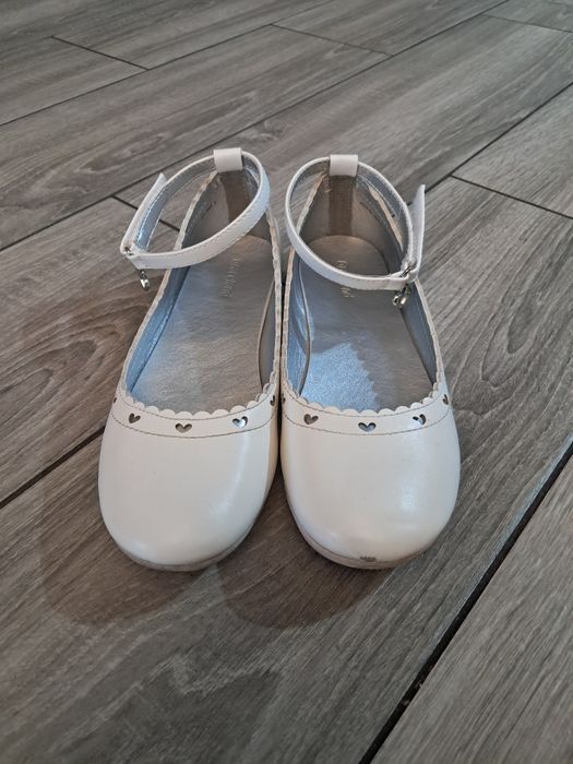 Buty białe komunijne