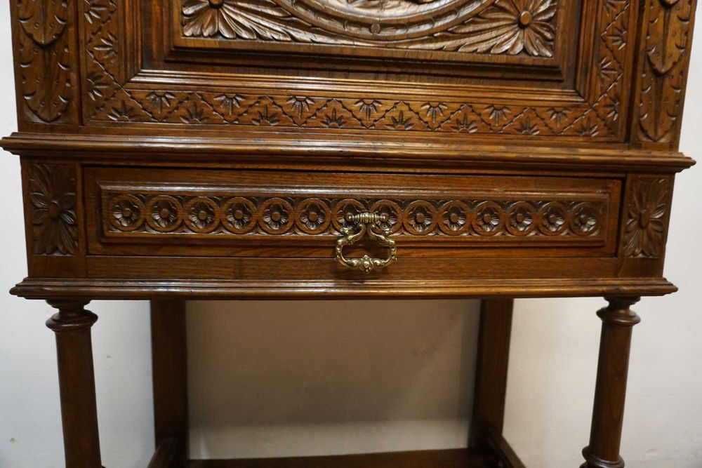 Stary kabinet barek rzeźbiony bretoński Francja