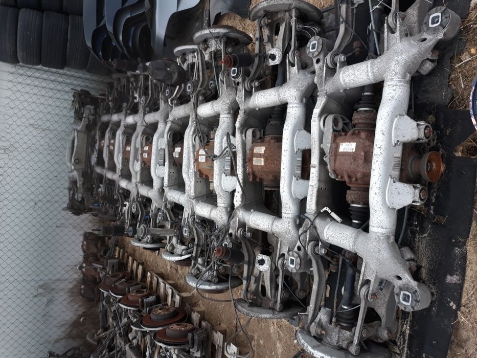 Zawieszenia Tylne przednie kpl Sanki Piasty Dyfer Półosie BMW E60 E61