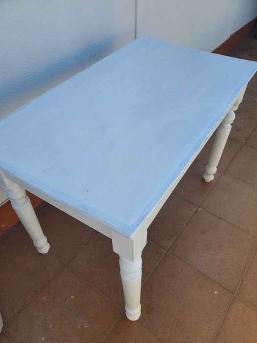 Mesa de cozinha ou jardim antiga