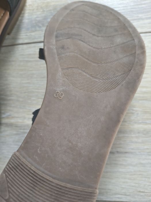 Nowe sandały Garceland