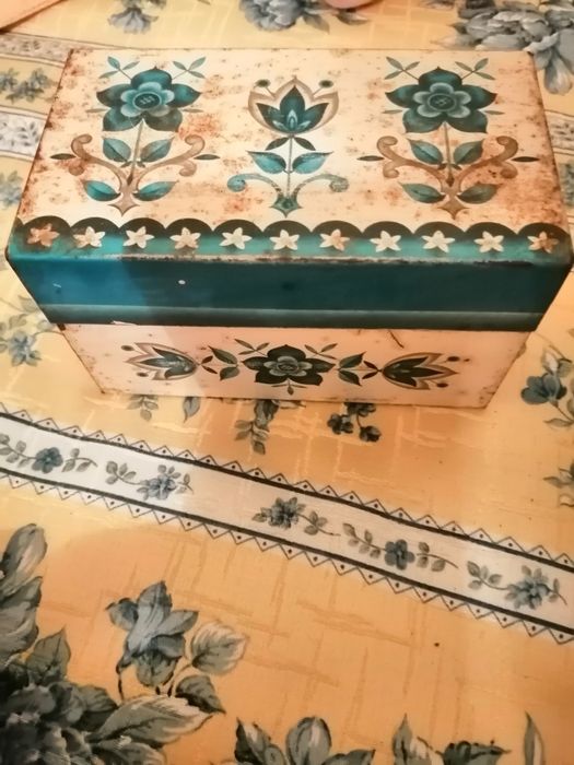 Caixas de lata antigas