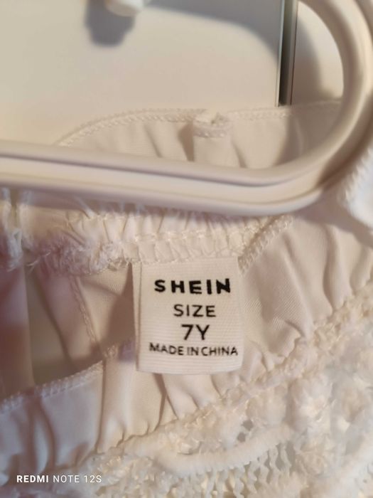 Sukienka biało-różowa z koronką i wstążką marki Shein 7Y 116-122 cm