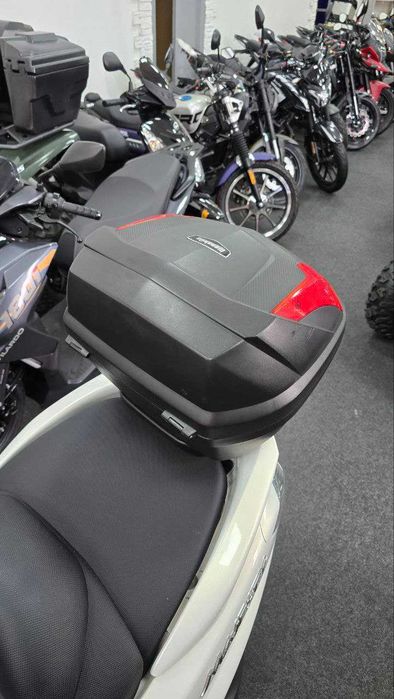 Максі-Скутер Yamaha GRAND Majesty 250 SG15J