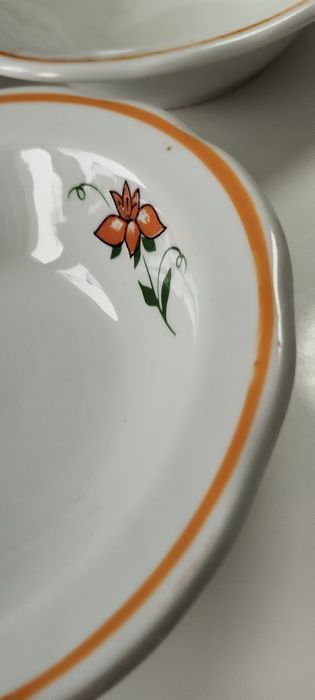 Cztery miseczki z żółtym obrzeżem, LUBIANA