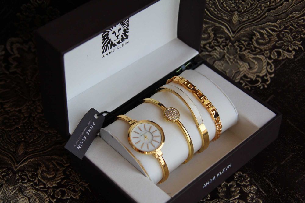 Новий браслетний набір з годинником для жінки ANNE KLEIN